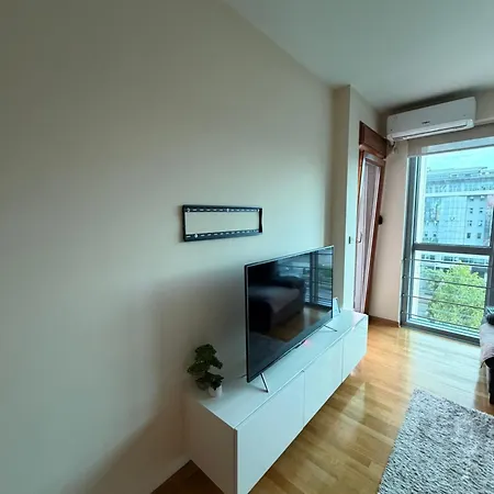 Great Location Two Bedroom Apatment 