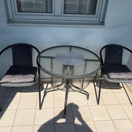 Great Location Two Bedroom Apatment 